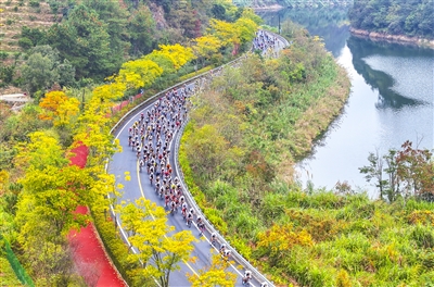 环湖骑行赛 尽览好风景中国杭州第十七届环千岛湖公路自行车赛举行